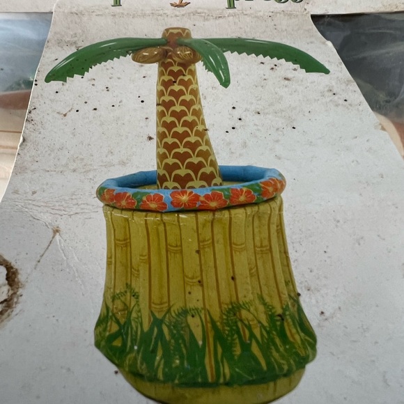 6 foot tall inflatable palm tree wine or beer or soda cooler! - Picture 5 of 5